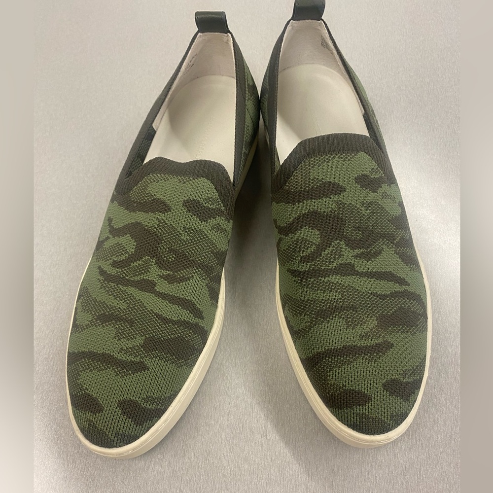 Banana Republic slip on sneakers